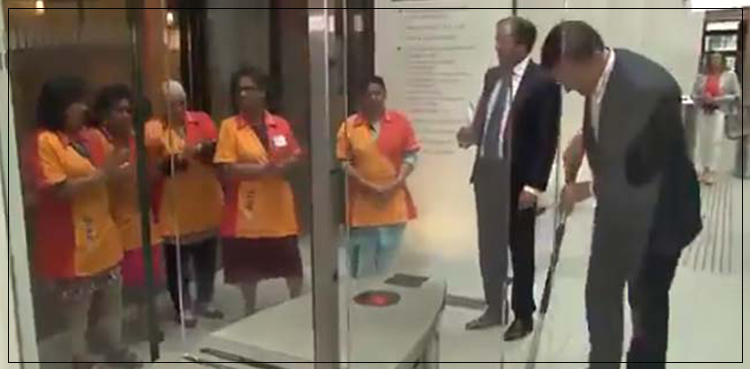Dutch PM Mark Rutte coffee spill