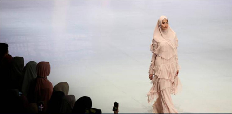 Islamic fashion school cuts a faithful figure in Indonesia