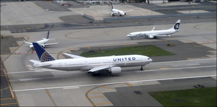 United Airlines Airbus Boeing