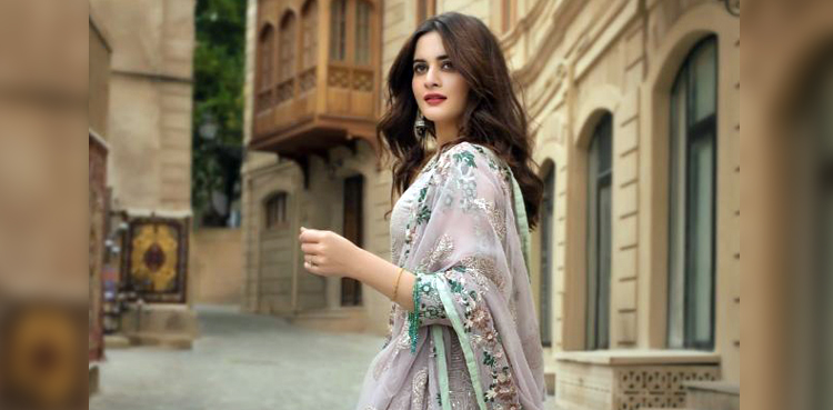aiman khan, viral, pictures