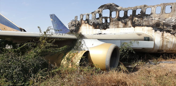 Karachi plane fire