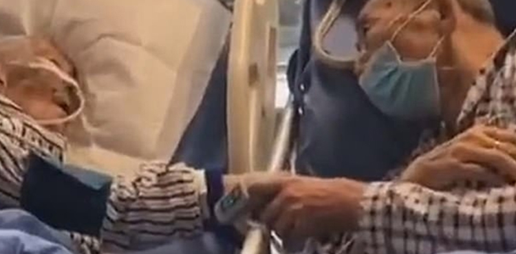 Heartbreaking video husband final farewell dying wife