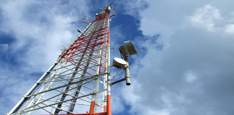 sialkot man climbs mobile tower
