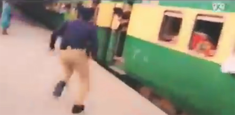 Imran Khan, police constable Jamal Kalhoro, moving train, Pakistan day, Tamgha-i-shujaat,