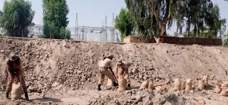 Pakistan Army, Dadu grid station, flood water