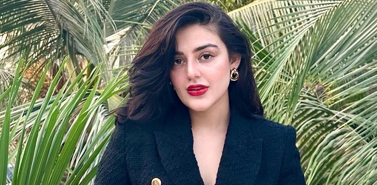 shazeal shoukat, viral, instagram, pictures