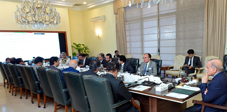 PM directs to remove obstacles in customs operations