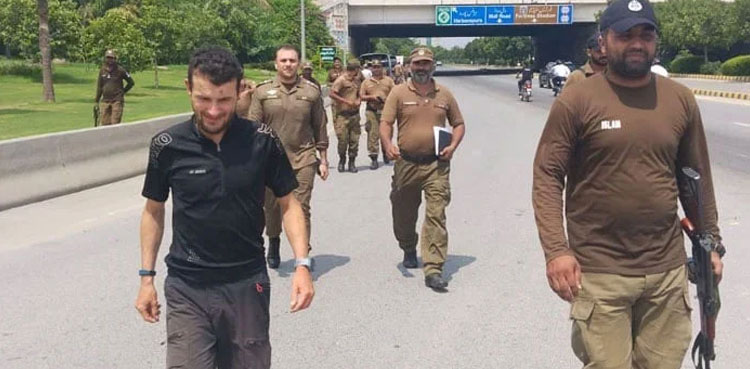 robbed, German tourist, Lahore