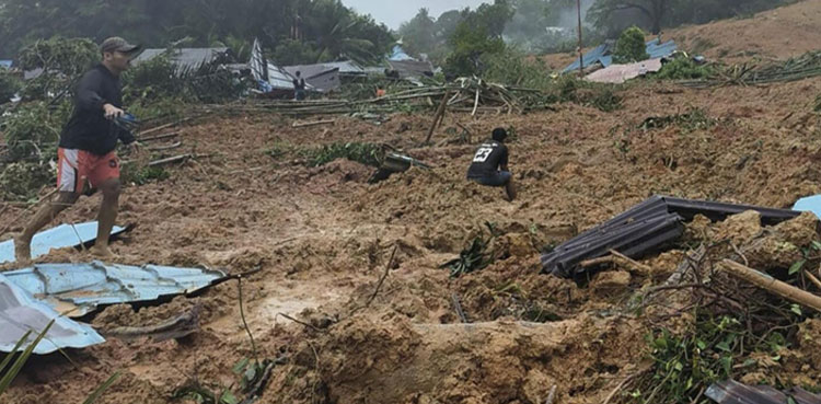 Indonesia landslide, death toll 21, rescuers search survivors