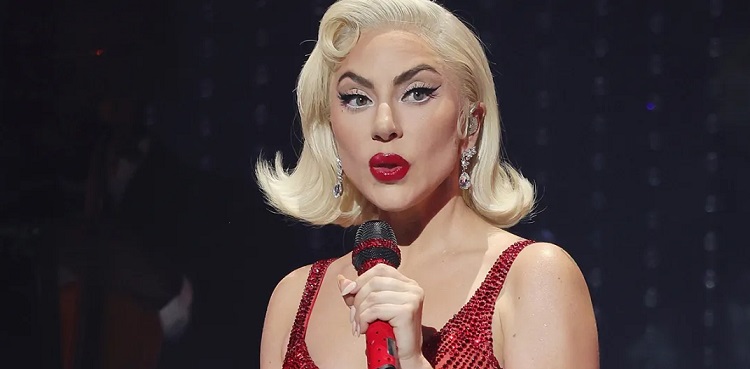 Lady Gaga to hold free beach concert