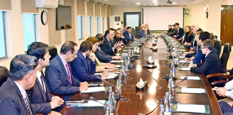 FinMin Aurangzeb, Pakistan, private sector