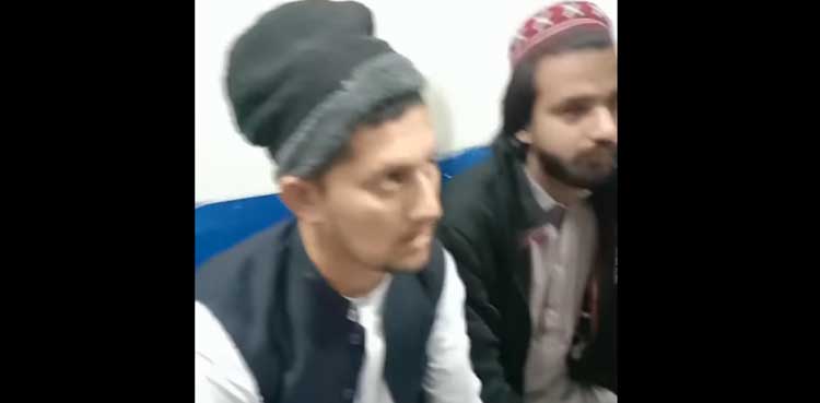 police personnel, robbed, Peshawar