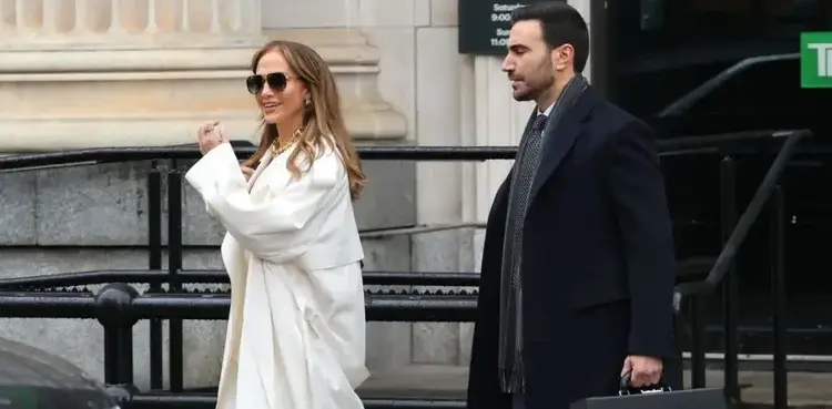 Jennifer Lopez, Office Romance, Brett Goldstein, Ben Affleck