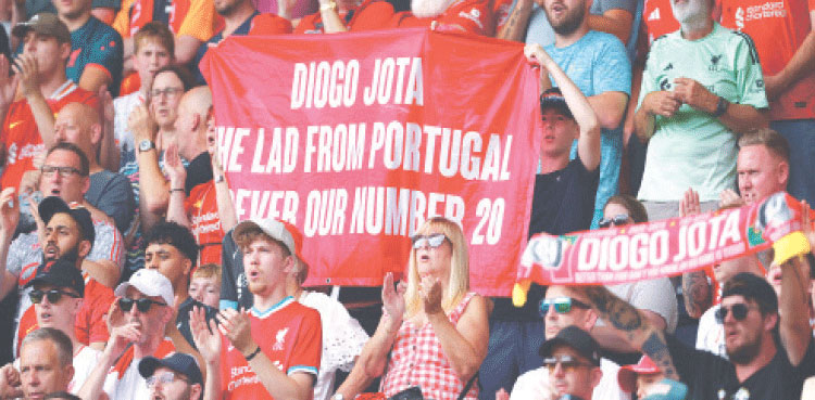 Preston-vs-Liverpool,-diogo-jota,-honoured